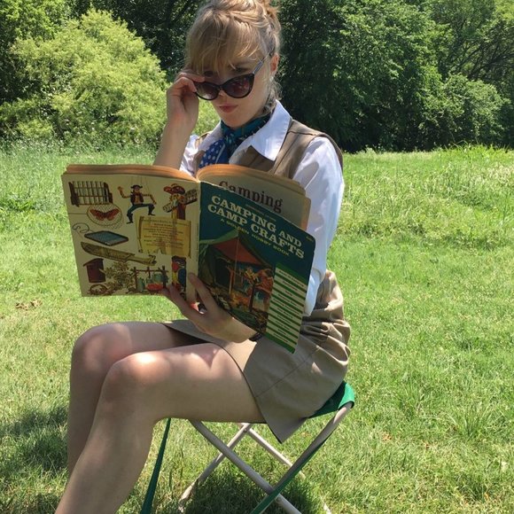 Meet your Posher, Elle - Picture 2 of 3